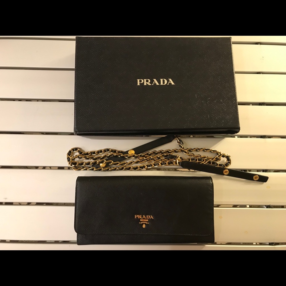 Prada wallet on chain